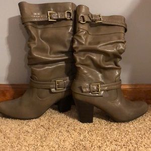 White Mountain taupe boots 8.5